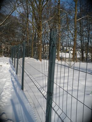 jak blisko ogrodzenia można postawić garaż